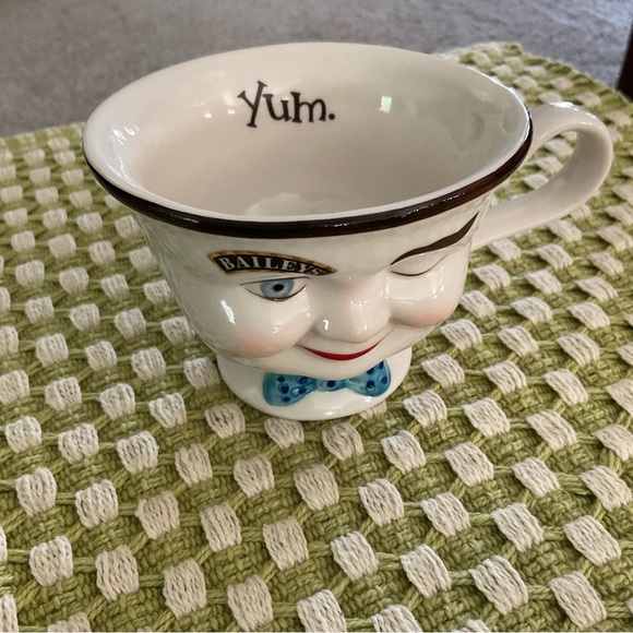 Baileys Winking Face Mugs - White and Blue - Picture 7 of 11